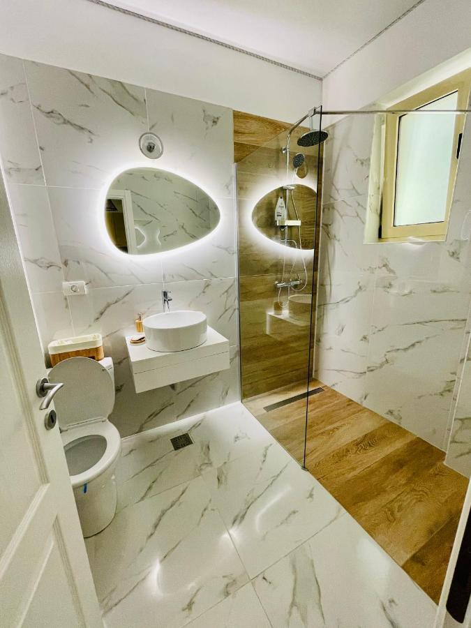 Luxury Studio - Maison 103 - Stefan Building Complex Lägenhet Năvodari Exteriör bild